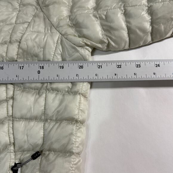 The North Face L Womens Thermoball Full Zip Jacket Packable Champagne Color - Picture 9 of 11